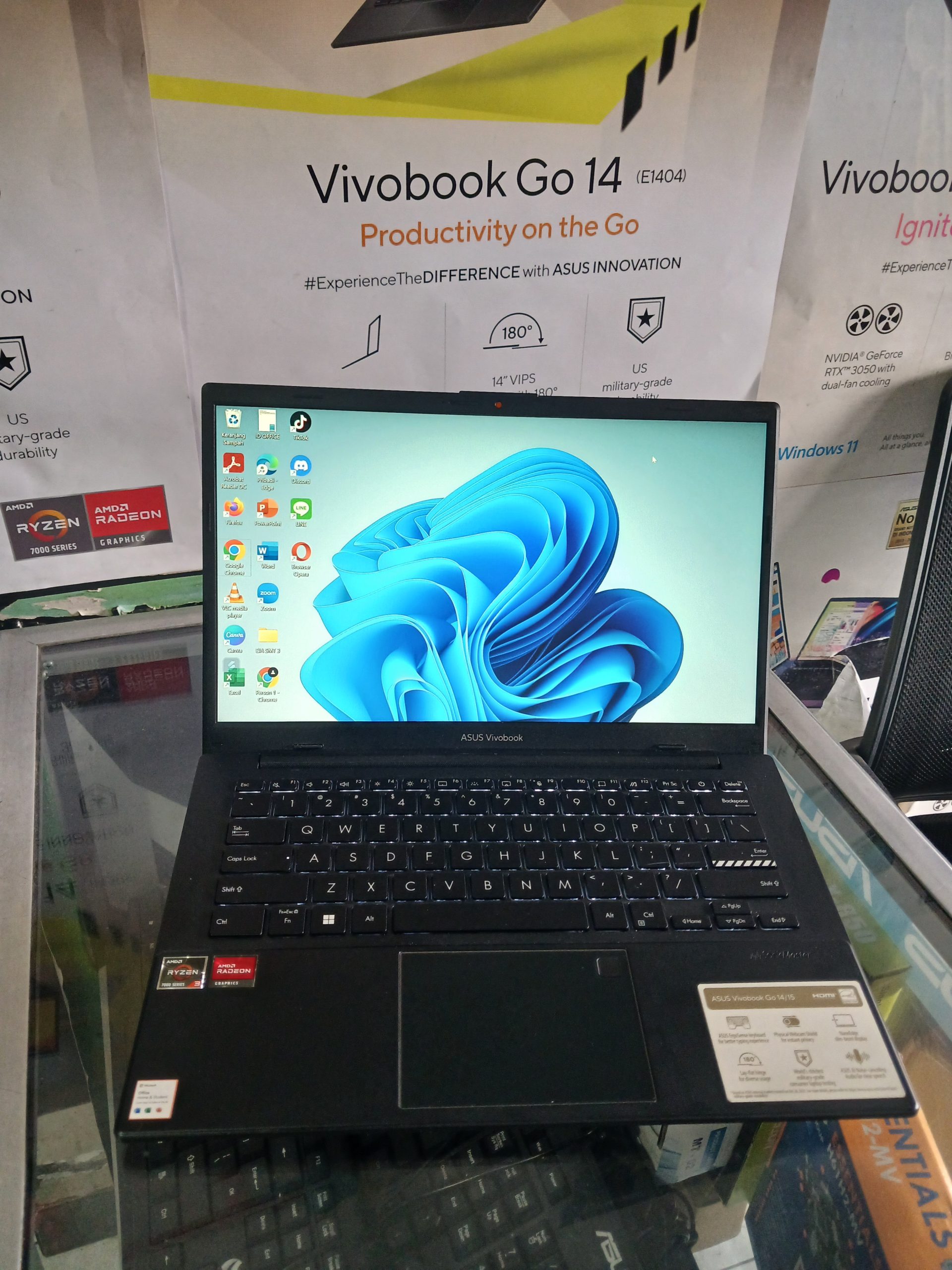 LAPTOP ASUS VIVOBOOK E1404F AMD RYZEN 3 7320U RAM 8 SSD 512 GARANSION 2026